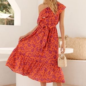 🌌‼️SALE‼️🌌🌟NWT🌟 Nollsom One Shoulder Dress